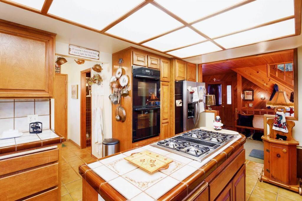 Crestline Lakeview 3-Story Winter Home מראה חיצוני תמונה
